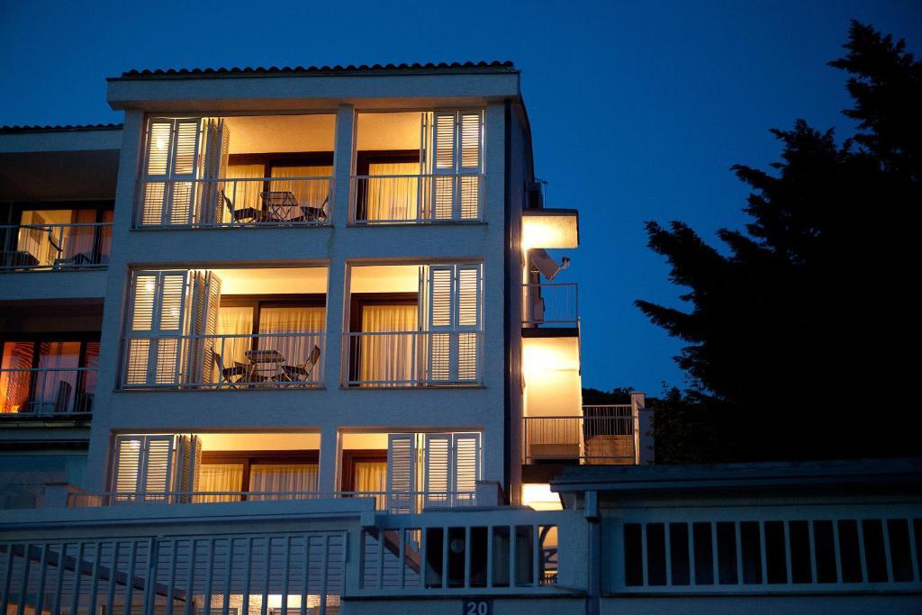 Apartments Casa Bianca ツリクヴェニツァ エクステリア 写真